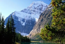 jiuyou官方网站：[中超]李智中场送出长传 安永佳以一敌三建功.